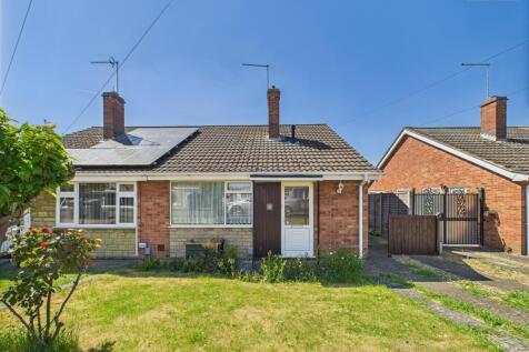 2 bedroom semi-detached bungalow for sale