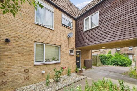 4 bedroom end of terrace house for sale