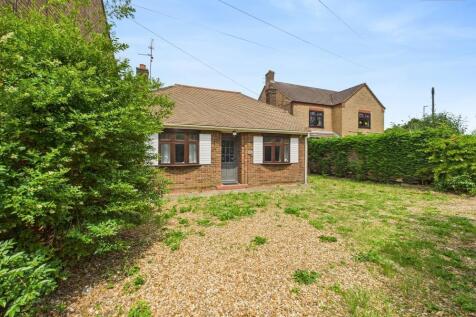 4 bedroom detached bungalow for sale
