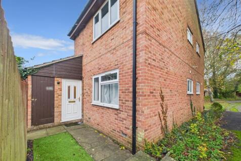 1 bedroom maisonette for sale