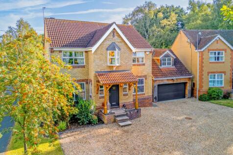 6 bedroom detached house for sale