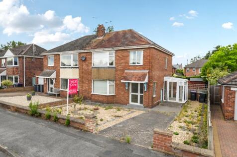 Malton Road, North Hykeham, Lincoln... 3 bed semi