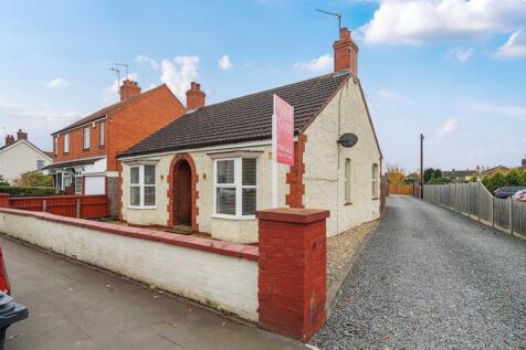 High Street, Coningsby, Lincoln... 3 bed detached bungalow for sale