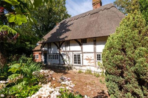 Hearts Delight, Sittingbourne, Kent, ME9 3 bed detached house for sale