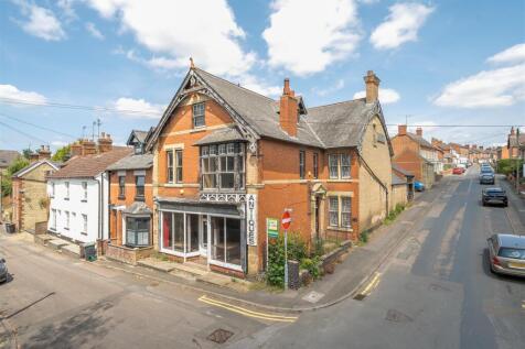 Little Street, Rushden 9 bed end of terrace house for sale