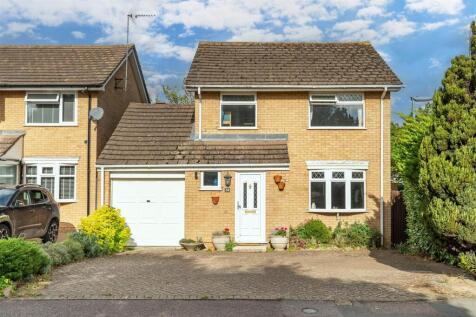 Kendal Drive, Flitwick, Bedford 3 bed detached house for sale