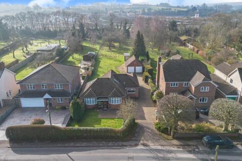 Westoning Road, Harlington 4 bed detached bungalow for sale