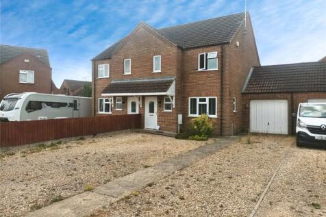 Jubilee Close, Sutton St. James... 3 bed semi