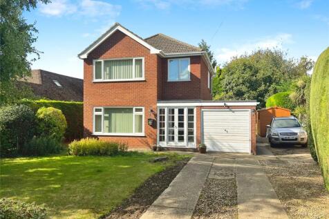 North Parade, Holbeach, Spalding 3 bed detached house for sale
