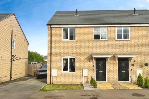 Pheasant Street, Holbeach, Spalding 3 bed semi