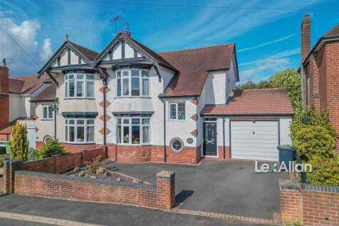 3 bedroom semi-detached house for sale