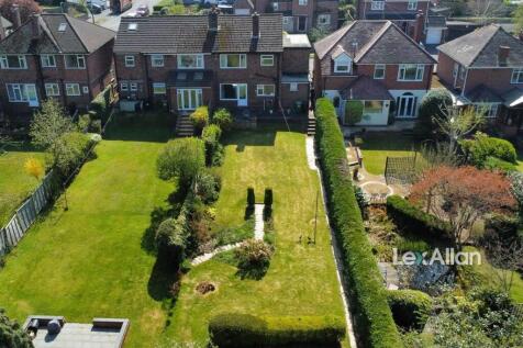 4 bedroom semi-detached house for sale