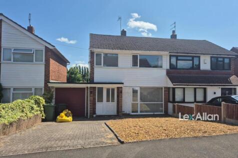 Tiverton Close, Kingswinford 3 bed semi