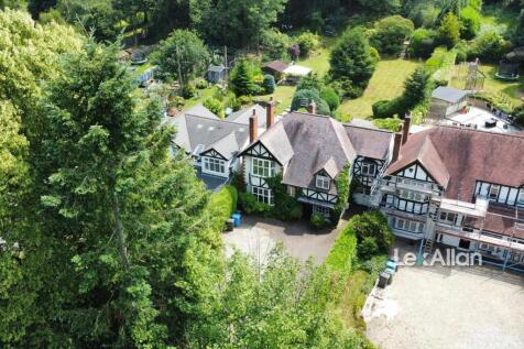 5 bedroom detached house for sale