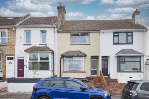Woodford Avenue, Ramsgate, Kent, CT12 3 bed terraced house for sale