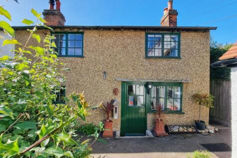 High Street, Gravenhurst... 3 bed cottage for sale