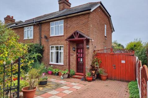 Maulden Road, Flitwick, Bedfordshire... 3 bed semi
