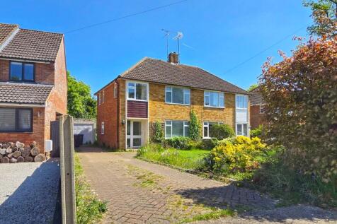 Lea Road, Ampthill, Bedfordshire, MK45 3 bed semi
