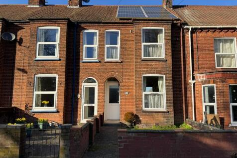 3 bedroom terraced house for sale