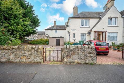 3 bedroom flat for sale
