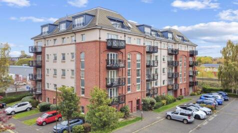 2 bedroom flat for sale