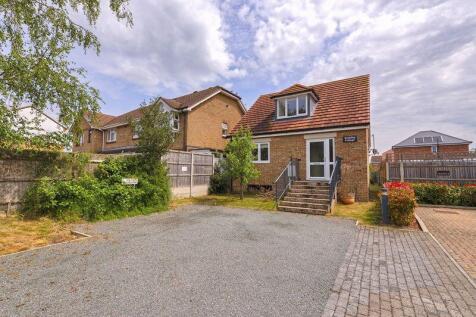 Church Road, Tonbridge TN12 3 bed detached house for sale