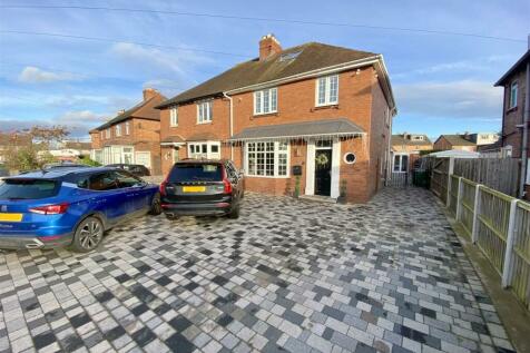 5 bedroom semi-detached house for sale