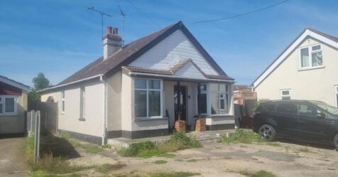 2 bedroom detached bungalow for sale