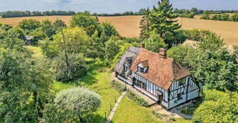 3 bedroom country house for sale