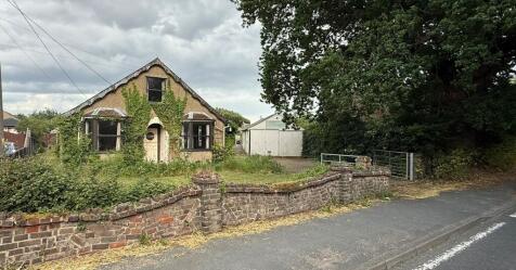 4 bedroom detached bungalow for sale