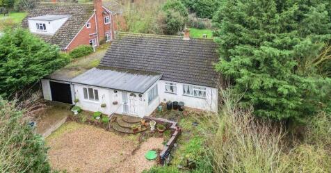 2 bedroom detached bungalow for sale