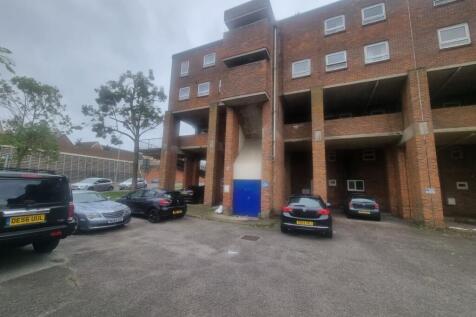 4 bedroom maisonette for sale