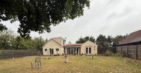 4 bedroom detached bungalow for sale