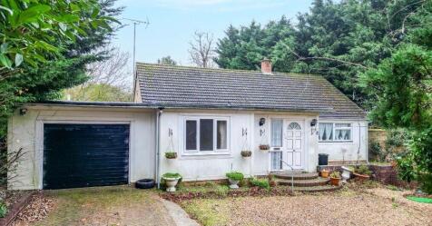 2 bedroom detached bungalow for sale