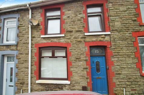 4 bedroom terraced house for sale