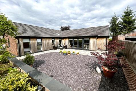 3 bedroom detached bungalow for sale