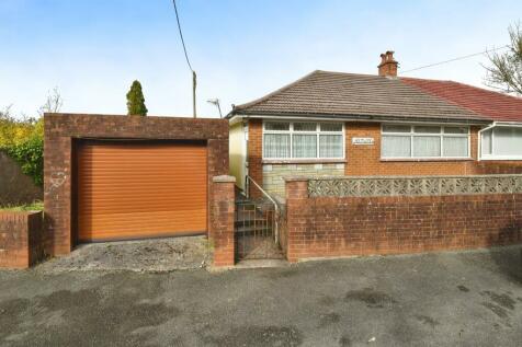 2 bedroom semi-detached bungalow for sale