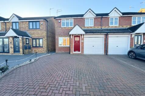 3 bedroom semi-detached house for sale