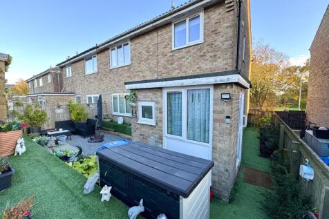 Hillcrest Place, Hesleden... 3 bed semi