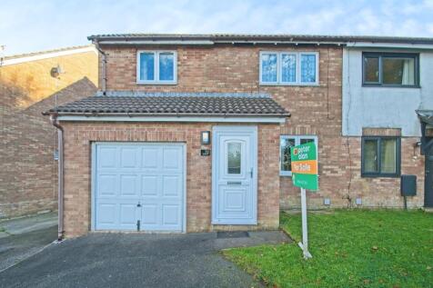 3 bedroom semi-detached house for sale