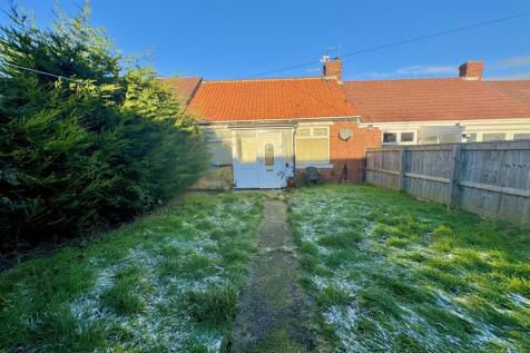 HEXHAM AVENUE, SEAHAM, SEAHAM... 2 bed terraced bungalow for sale