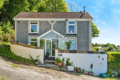 2 bedroom detached house for sale