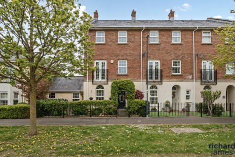 Eastbury Way, Redhouse, Swindon, SN25 4 bed end of terrace house for sale