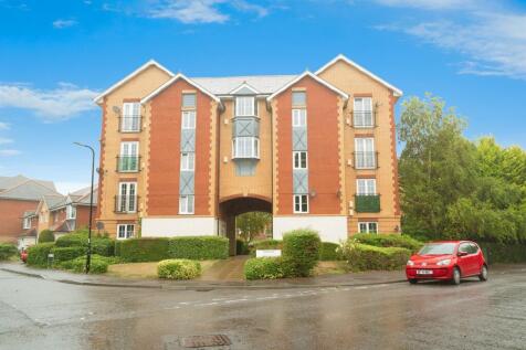 2 bedroom ground floor flat for sale