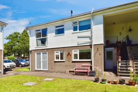 2 bedroom ground floor flat for sale