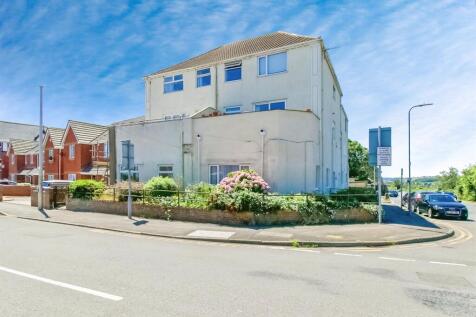 2 bedroom ground floor flat for sale