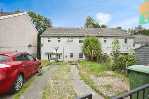 1 bedroom ground floor flat for sale