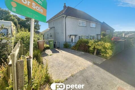 2 bedroom semi-detached house for sale