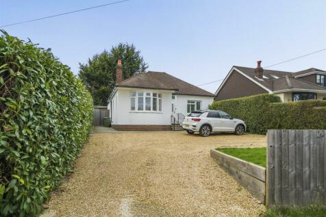 2 bedroom detached bungalow for sale