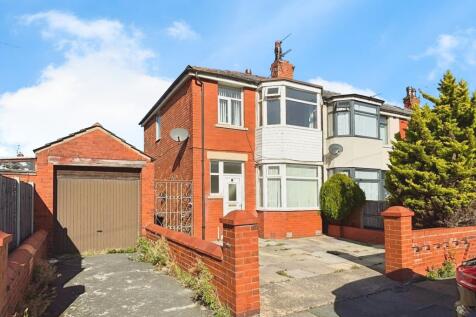 Lulworth Avenue, Lancashire FY3 3 bed end of terrace house for sale